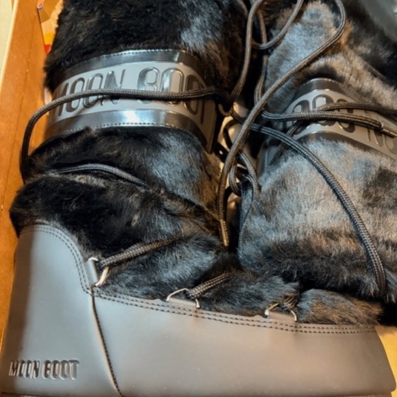 Fur Moon Boot Lace Up - Picture 8 of 8